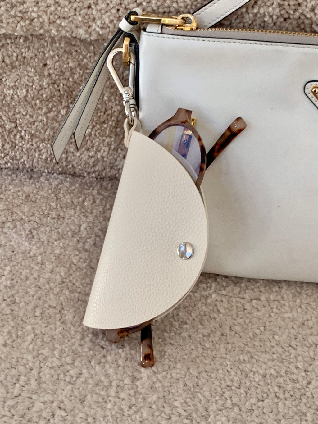 Pebbled Leather Glasses Holder